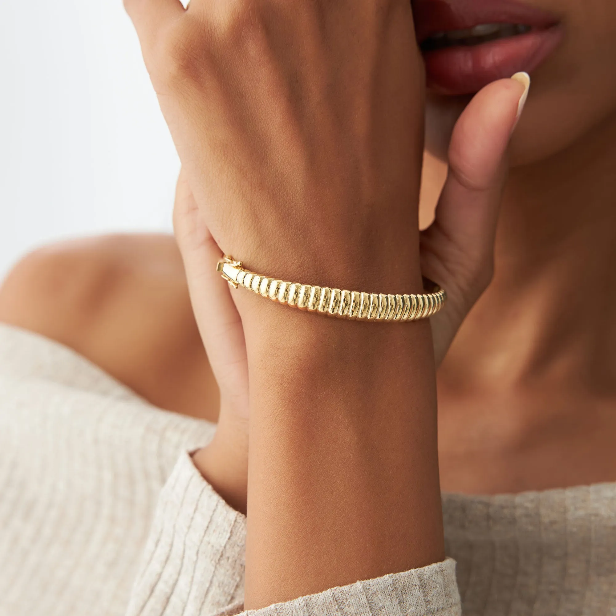 14k Chunky Ribbed Gold Bangle Bracelet