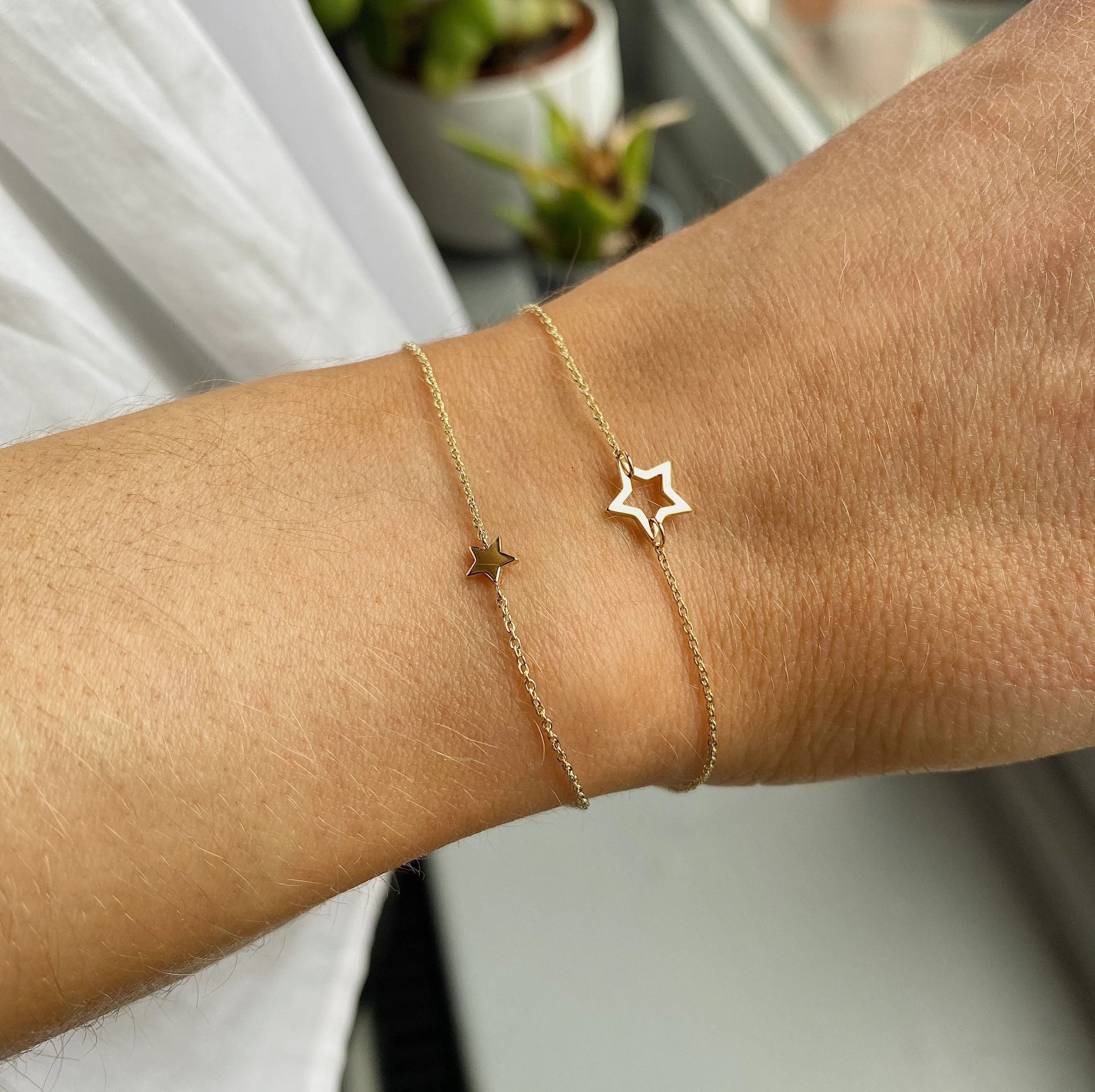 9kt Gold Single Star Bracelet