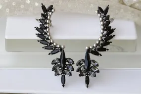 BLACK CLIMBING EARRINGS