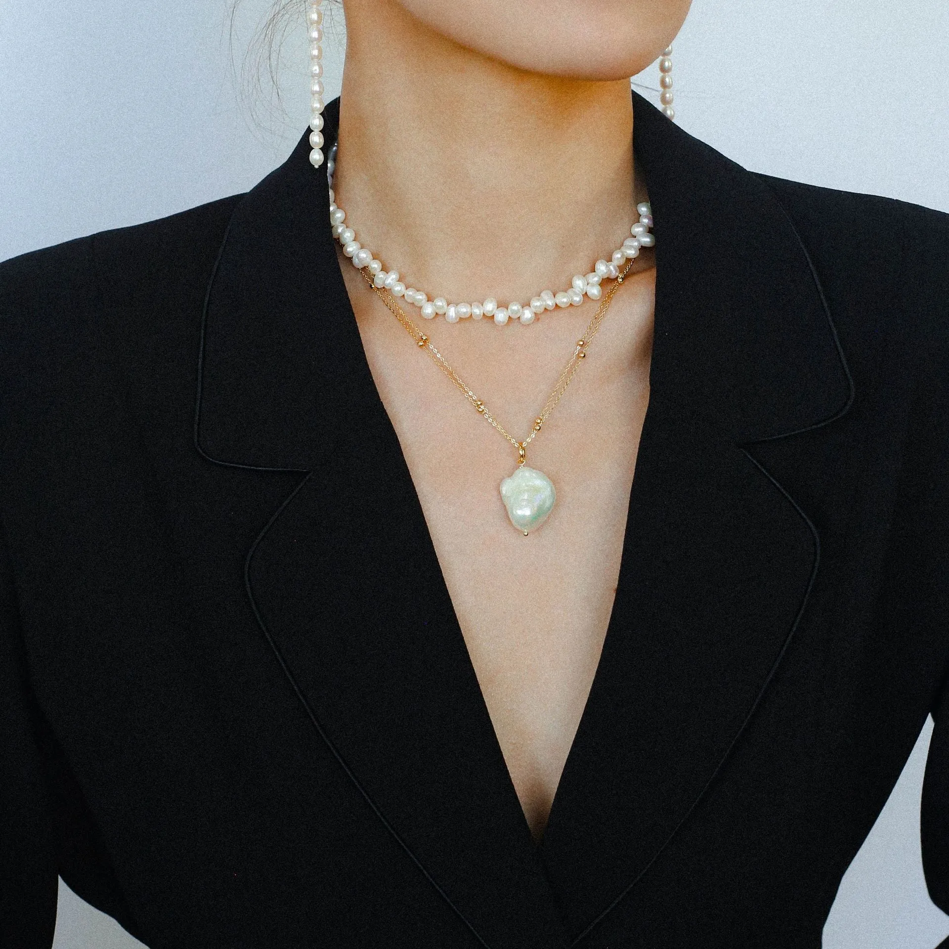 Double-Layer Chain Single Baroque Pearl Pendant Necklace